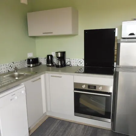 Lot En Dock 3 Atypiques Et Ecologiques En Vallee De La Dordogne Apartment Souillac