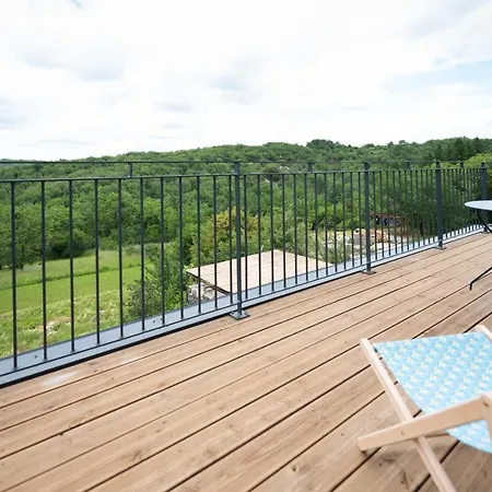 Lot En Dock 3 Atypiques Et Ecologiques En Vallee De La Dordogne Apartment