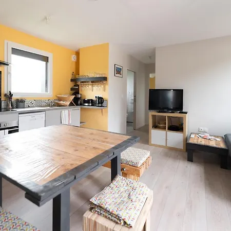 Lot En Dock 3 Atypiques Et Ecologiques En Vallee De La Dordogne Apartment Souillac