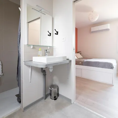 Lot En Dock 3 Atypiques Et Ecologiques En Vallee De La Dordogne Apartment Souillac