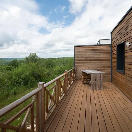 Lot En Dock 3 Atypiques Et Ecologiques En Vallee De La Dordogne Apartment