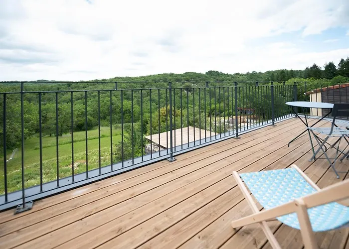 Lot En Dock 3 Atypiques Et Ecologiques En Vallee De La Dordogne Daire