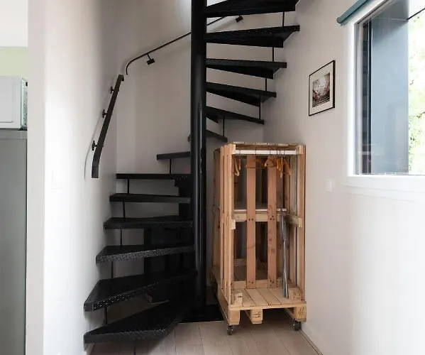 Lot En Dock 3 Atypiques Et Ecologiques En Vallee De La Dordogne *